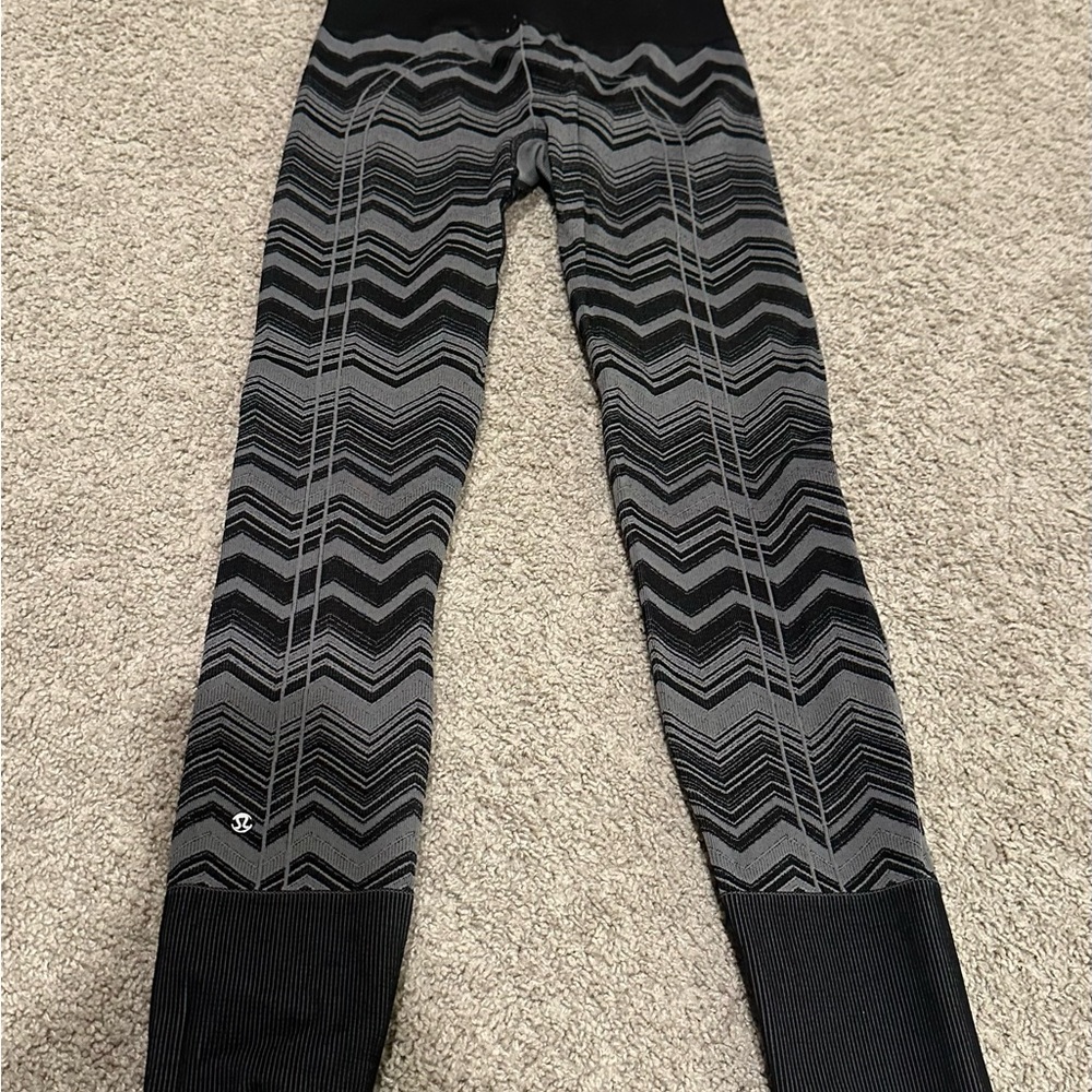 Lululemon Ebb to Street Black and Gray Chevron Leggings